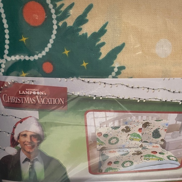 National Lampoon’s Christmas Vacation Flannel 3-Piece Twin Sheet Set NWT - Picture 3 of 5